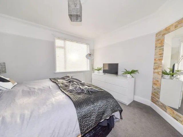 For more information about the house and to book a viewing, click here.