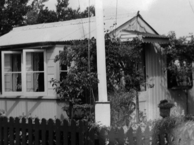 A cottage by Milton Lock
An ideal summer location, a cottage alongside Milton Lock. Did you live here? Picture: Alan Cunningham collection