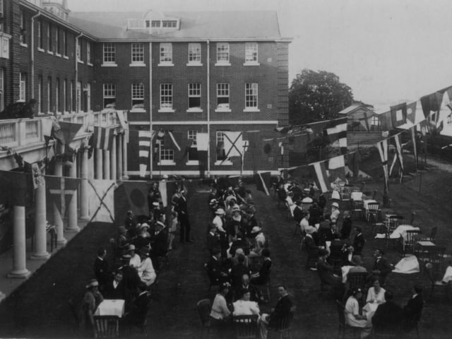 Canada building - Haslar gets ready to welcome Queen Mary for a visit