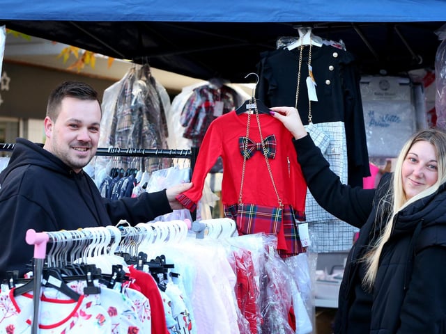 Sea Leach and Leila Swain-Edwards. Portchester Christmas Market in Portchester PrecinctPicture: Chris Moorhouse (jpns 251123-33)