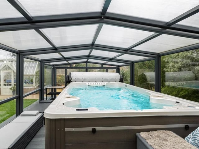 This home is on the market for £1,395,000 and for this price, a buyer will also get the freehold of the property as well as a number of desirable amenities including private parking.