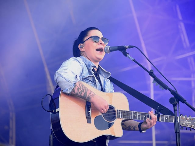 Lucy Spraggan  (142476-282)