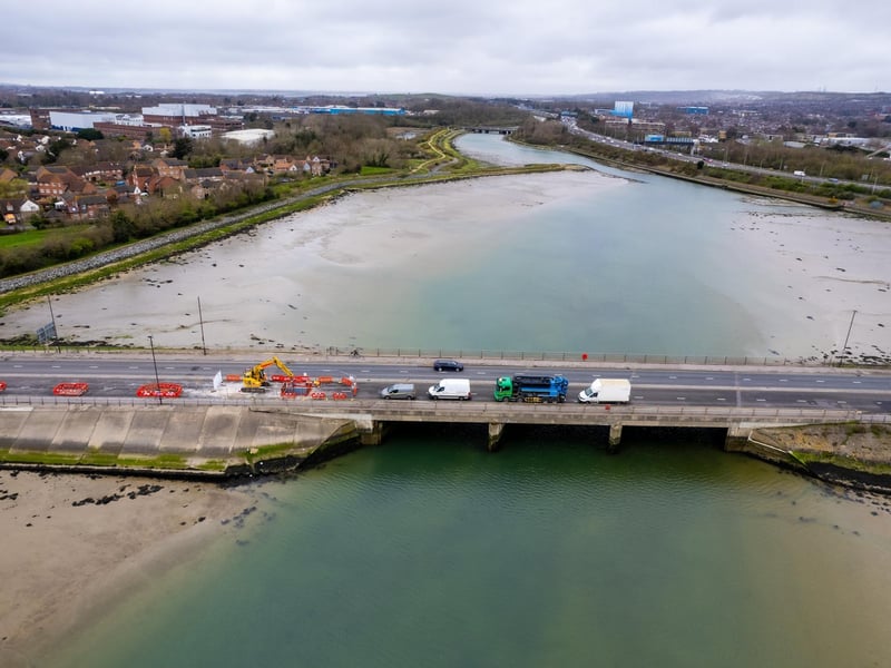 New disruption to motorists this week as the Eastern Road has been dug up again.Pictured - Eastern Road Southbound closed again for worksPhotos by Alex Shute