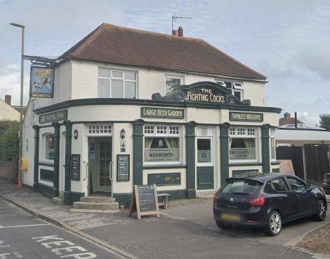 The Fighting Cocks, 78 Clayhall Road, Alverstoke, Gosport,  is ranked 7th by TripAdvisor with a 4.5 star rating from 423 reviews.
