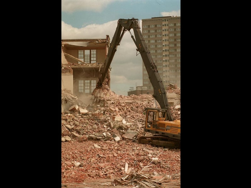 Gunwharf work 13th August 1998. Demolition work begins at the Gunwharf re-developement site in Portsmouth. Picture: Ian Hargreaves 4165-2