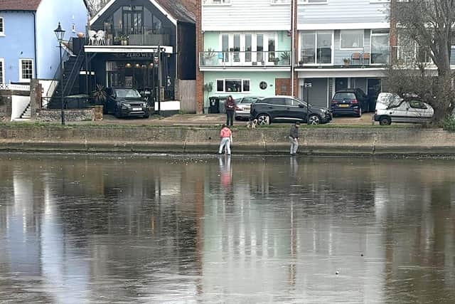 People spotted treading on thin ice at Emsworth Mill Pond, Emsworth on Monday 12th December 2022
Picture: contributed