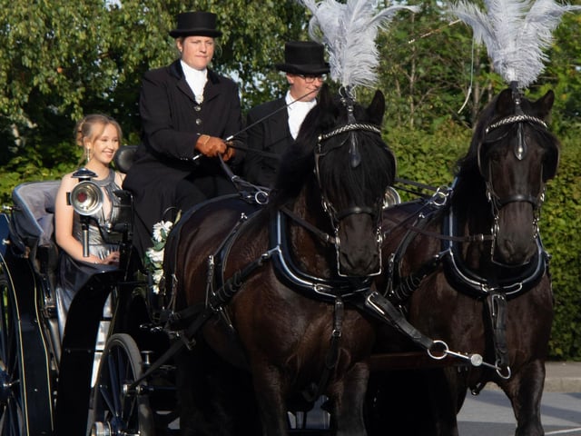Pupils arriving at the Prom