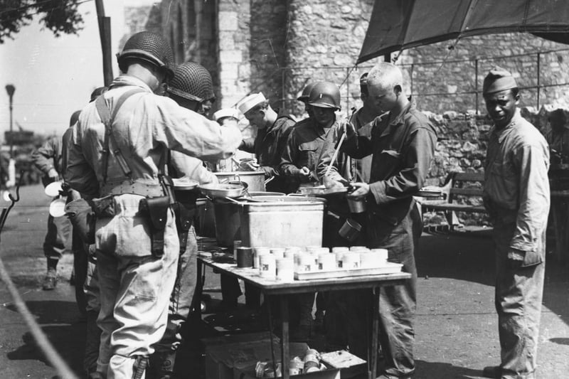 US troops being fed