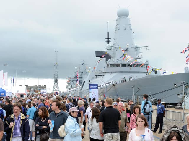 Navy Days 2010 at the Portsmouth Naval Base. Pictured HMS Dauntless and the crowds 31st July 2010. Picture: Paul Jacobs 102433-22