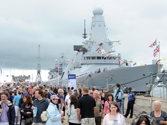 Navy Days 2010 at the Portsmouth Naval Base. Pictured HMS Dauntless and the crowds 31st July 2010. Picture: Paul Jacobs 102433-22