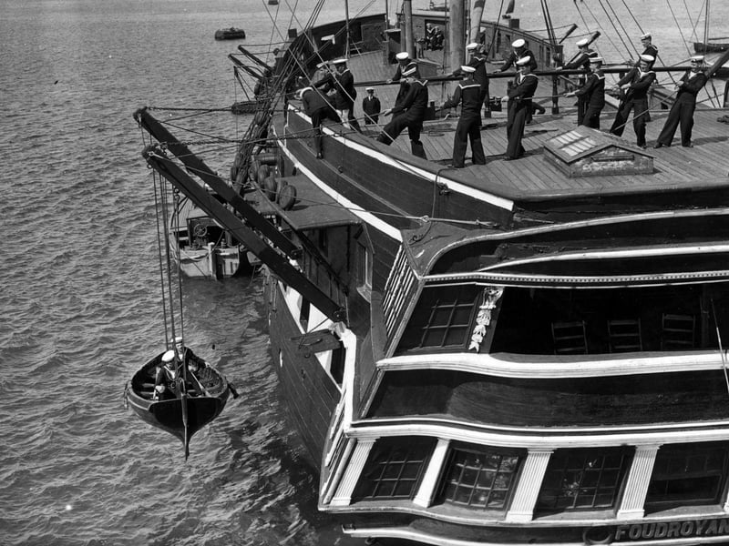 20th August 1936:  Sea Cadets receiving instruction in boat drill on board the training ship 'Foudroyant' in Portsmouth harbour.  (Photo by E. Dean/Topical Press Agency/Getty Images)