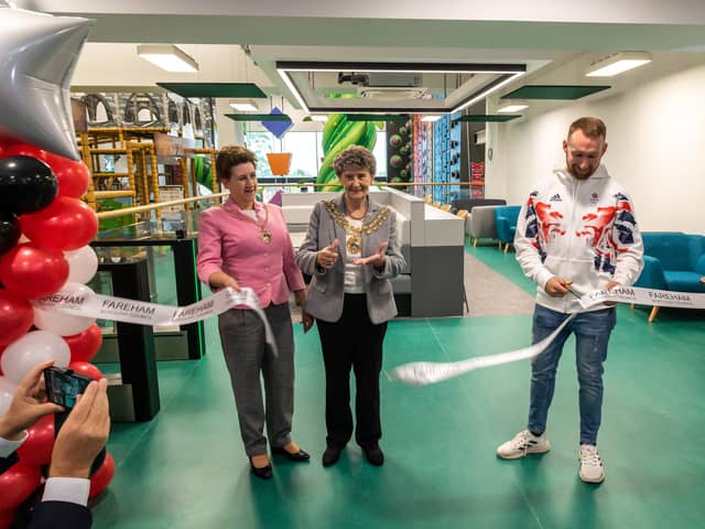 Cutting the ribbon to officially open the newly refurbished leisure centre. Pictured: Councillor Louise Clubley (Mayoress of Fareham), Councillor Pamela Bryant (Mayor of Fareham) and Olympian Declan Brookes. Picture: Mike Cooter (161021)