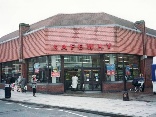 Safeway in London Road in 1994