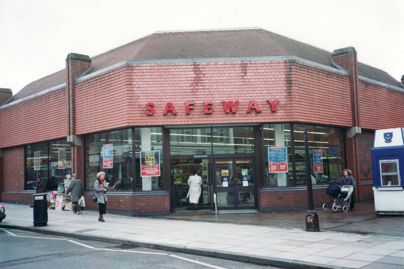 Safeway in London Road in 1994