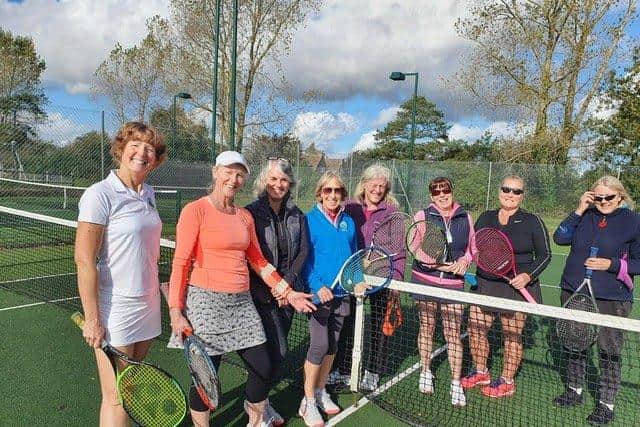 Female players from Fishbourne and Rowlands Castle, from left to right: Persephone Hagen, Lorna Donnelly, Cressida Williams, Sue Lord, Dreen Chestnutt, Liz Marenghi,
Dawn Wears and Lynda Pine