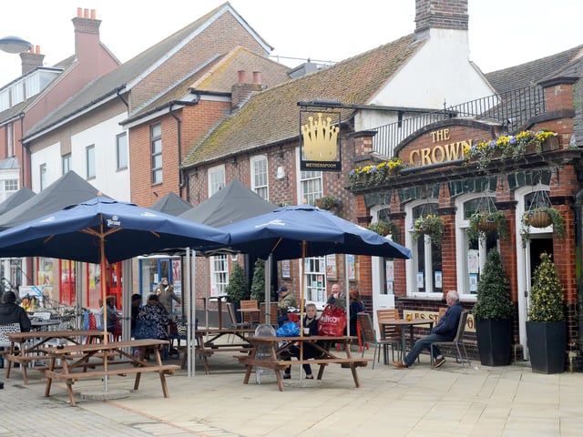 The Crown Inn, 40 West Street, Fareham, PO16 0JW.