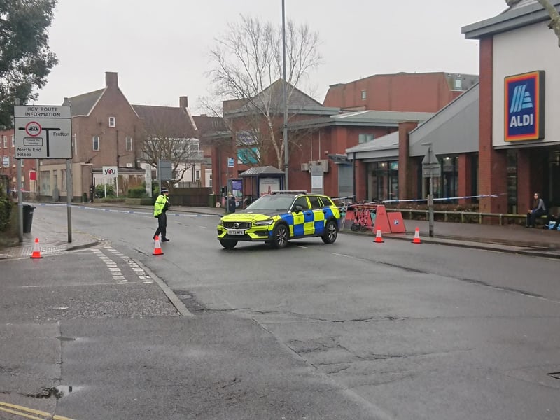 Police cordoned off much of Kingston Crescent this morning, after a "suspicious package" was found. A bomb disposal unit was called.