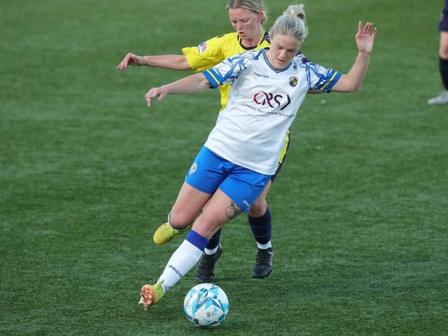 Hawks' Bre Seach on the ball. Picture by Dave Haines