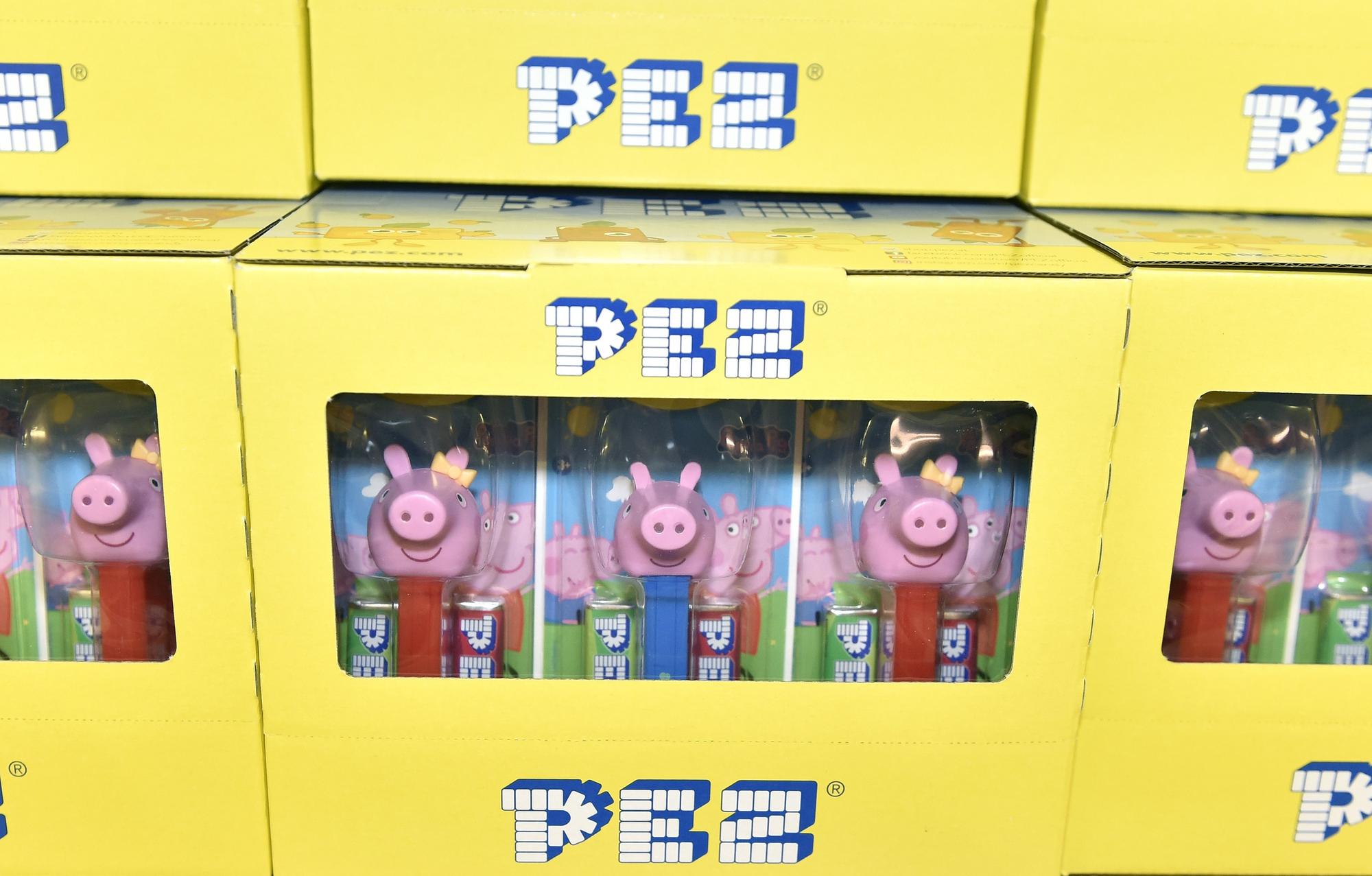 See inside Portsmouth's biggest sweet shop which supplies more than 4,000 types of confectionery including Haribo, Reece's and Cadbury