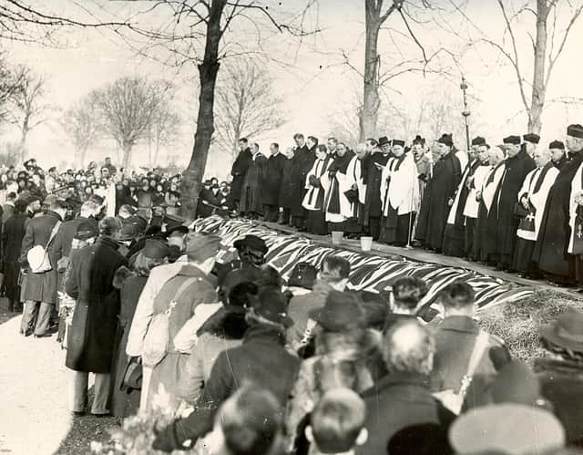 The mass funeral at Kingston Cemetery, Portsmouth, for those who died during the air raid on the night of January 10/11, 1941.