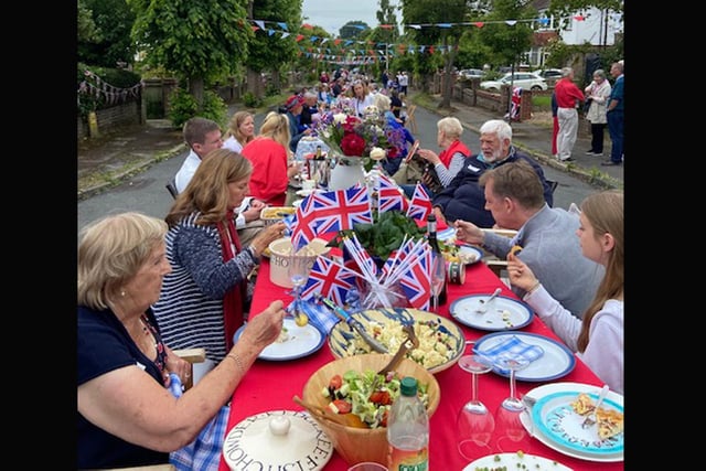 Platinum Jubilee Street Party held in Woodbury Avenue, Petersfield
Picture: Courtesy of Alison Porteous