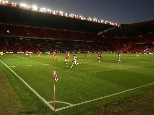 Capacity: 27,111; Average attendance: 10,523.