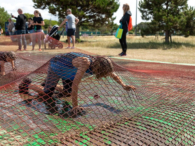 Tackling the muddy cargo nets