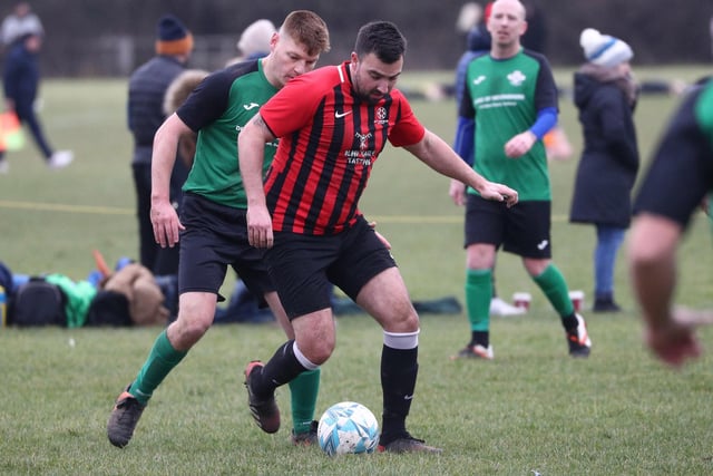 Saturn Royale (green) v Fairfields. Picture: Stuart Martin