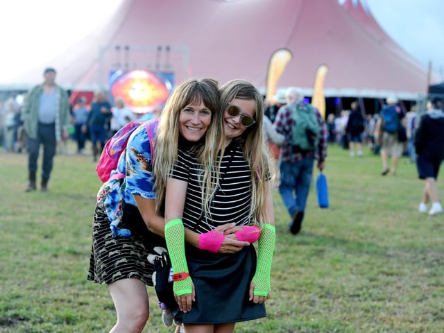 Natalie and Maddie Fisk (9), from Southampton, enjoying Wickham Festival 2025.  Picture: Sarah Standing (310725-1224)