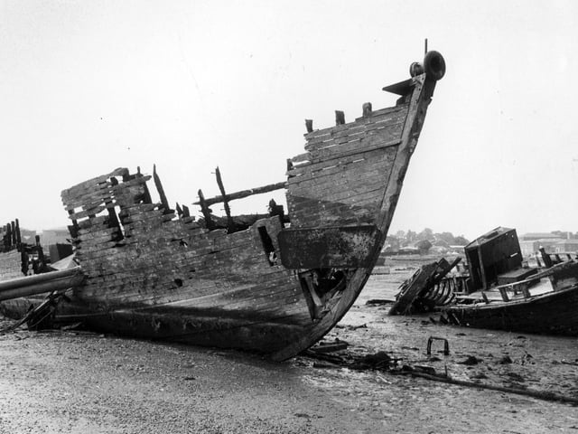 A close up of one of the wrecks in Forton Lake, Gosport in July 1983. The News PP4759