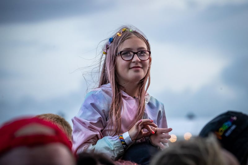 Fans watching Raye perform
Photos by Alex Shute