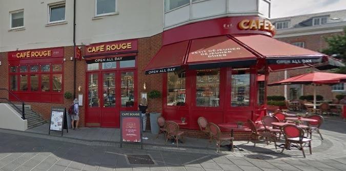 Café Rouge at The Canalside, Gunwharf Quays, is a lovely place to eat and it is located in a perfect setting if you are looking for a pit stop after shopping.