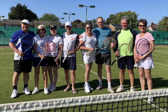 Southsea 2nds v Avenue 5ths (from left) Tony Tull, Helen Nelson, Linda Swinburn, Andy Bowbrick, Debbie Barton, Billie Shamash, Russ Howarth, Richard Mead