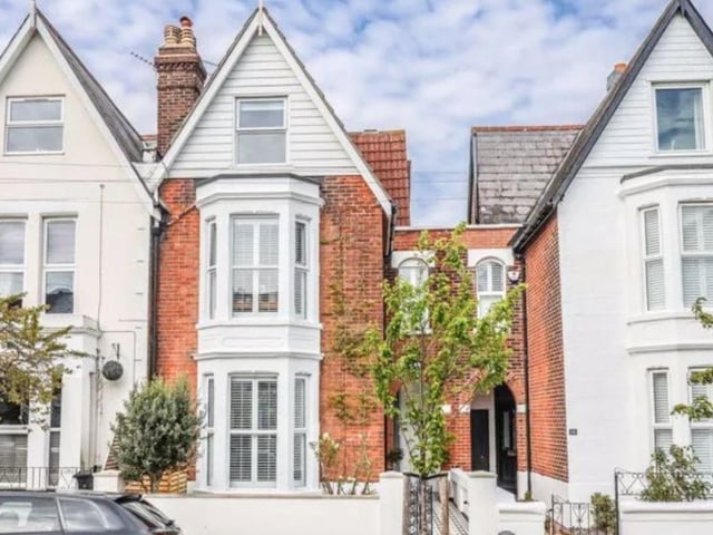 This property comes with five bedrooms, two reception rooms and two bathrooms.
