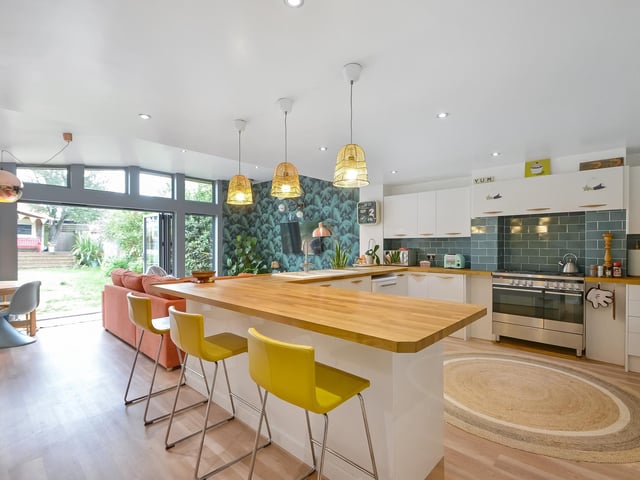 30 Carmarthen Avenue, Drayton, Hampshire Guide Price ~ £680,000 ~ Freehold