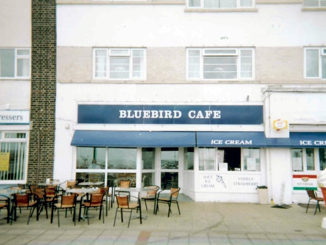 Bluebird Café, on Marine Parade, has a rating of 4.3 out of five from 961 reviews on Google.