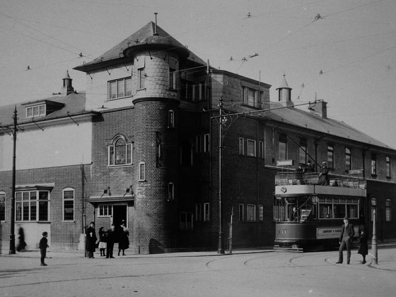 Gosport Library, photographed in 1906.