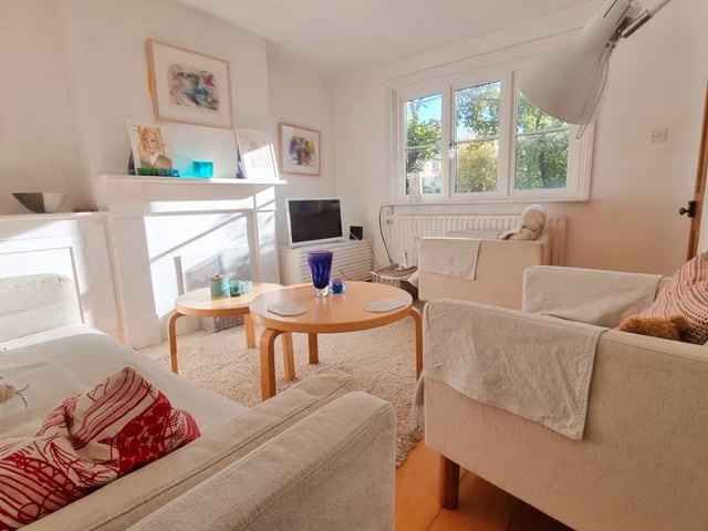 This property comes with two bedrooms, two reception rooms and one bathroom.