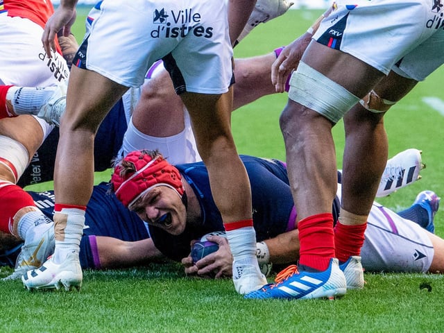 Has emerged as Scotland’s frontline hooker this year and turned in another solid performance capped off by a try from a lineout drive. 7