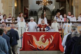 The Archdeacon of the Meon celebrates Communion alongside four women ordained as priests in 1994