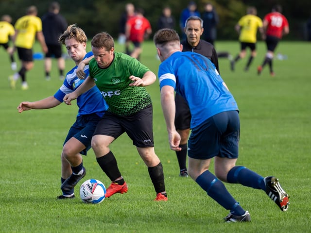 Bulldog (blue) v Portsmouth Parks. Picture: Mike Cooter