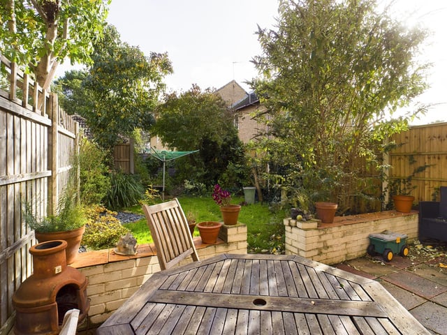 Holcot Lane, Anchorage Park. 4 bedroom house with off- road parking. £360,000