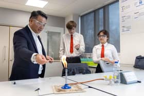 Alan Mak MP joins pupils to take part in a science experiment at Park Community School