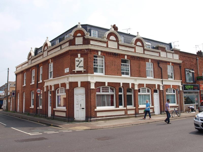 This pub on Fratton Road was built in the early 1900s. By the end of 2007 it had closed its doors for good. It is now housing.