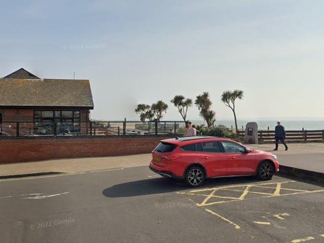 Pebble Cafe, which is located down the road from the Stokes Bay Splash area, is a hit amongst beach goers and locals. It is an ideal place to visit if you want a day at the beach with your family.