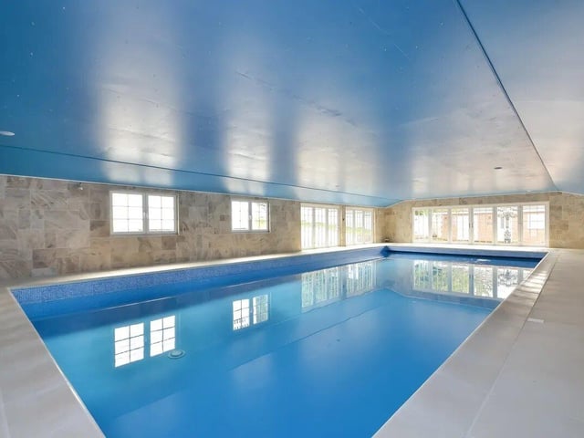 Inside the five bed detached house for sale in Portsdown Hill Road for £2.5m 


Photo credit: Zoopla