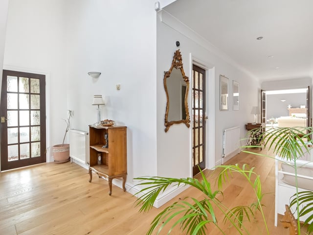 Firlands Rise - £870,000