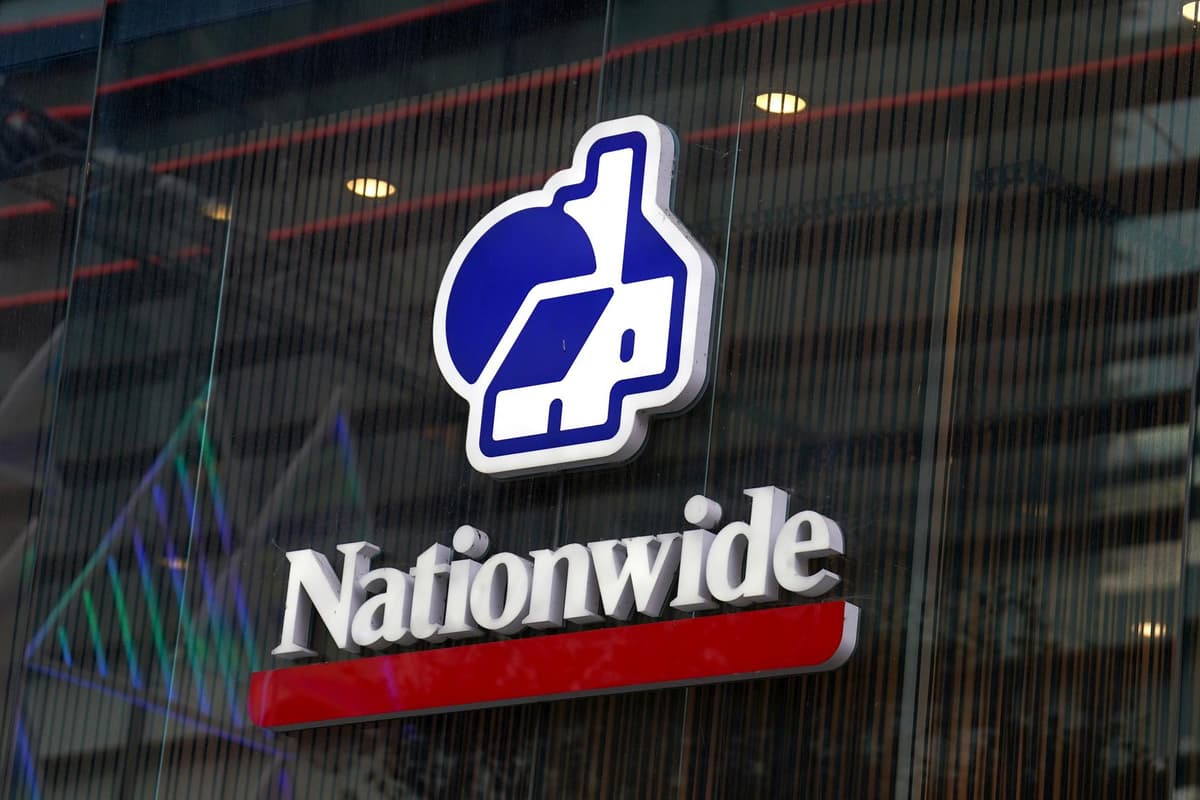 Nationwide building society to pay customers £100
