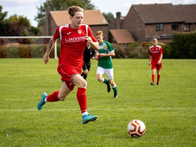 Horndean (red) v Moneyfields. Picture by Alex Shute