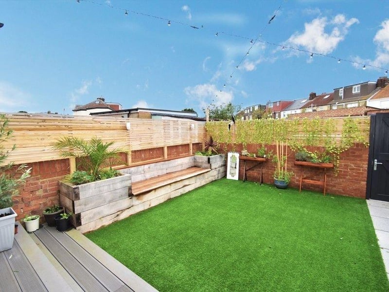 This property is located in an ideal location with public transport links and it is also close to the M27.